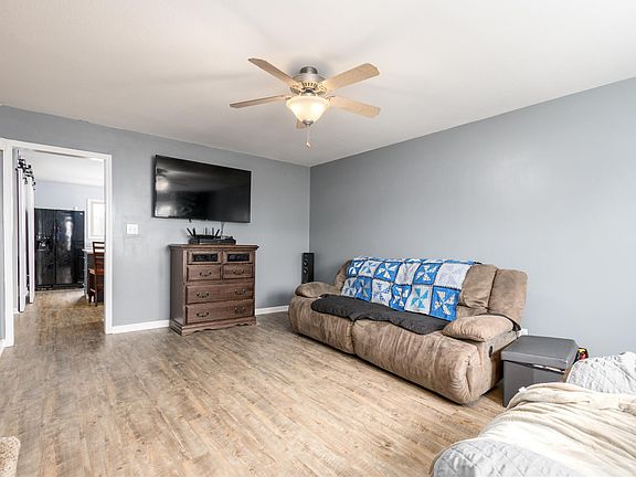 3rd image of 3231 Veranda Cir