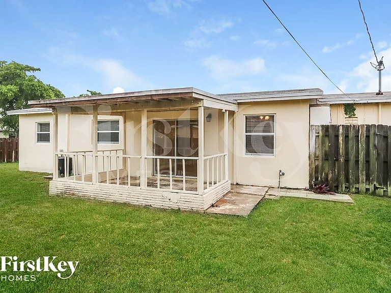6231 NW 20th St — Photo 14