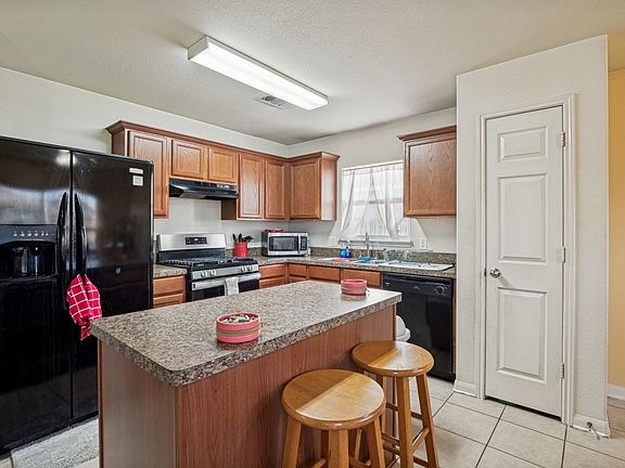 2nd image of 624 Noble Grove Ln