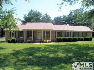 109 Lakeview Dr, Decherd, TN 37324
