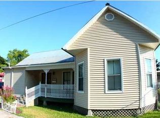 112 E Edwards St, Rayne, LA 70578
