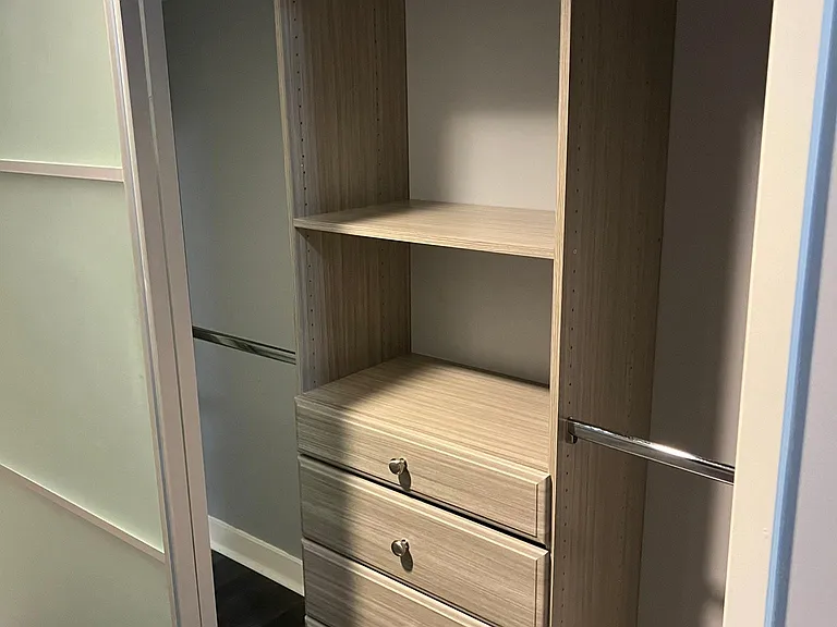closet 1