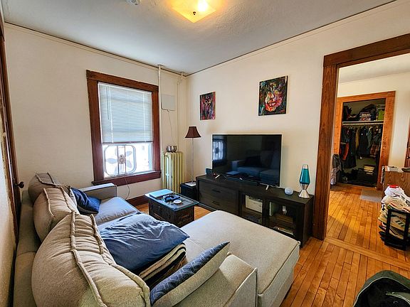 4th image of 213-215 S Broom St #2