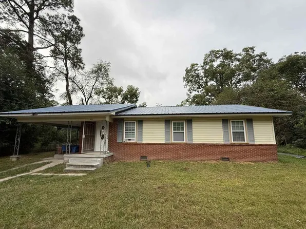 105 Puckett Dr, Fitzgerald, GA 31750