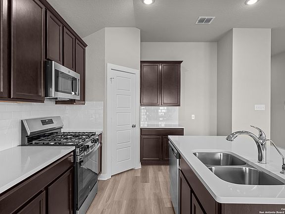 2nd image of 6707 Tasajillo Springs