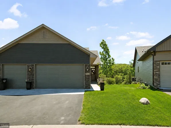8917 Parkview Cir, Chisago City, MN 55013