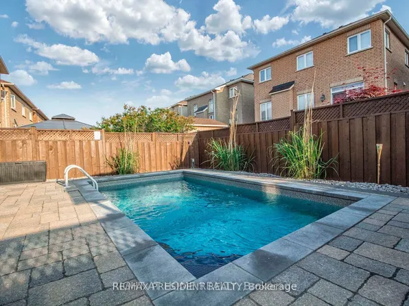 44 Robitaille Dr, Brampton, ON L6R 0H6
