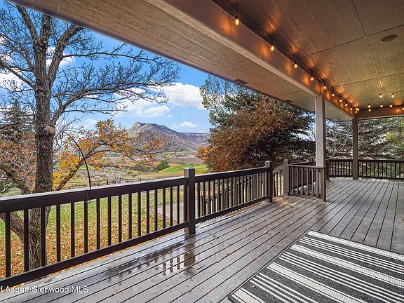 5th image of 19 Meadow Creek Dr