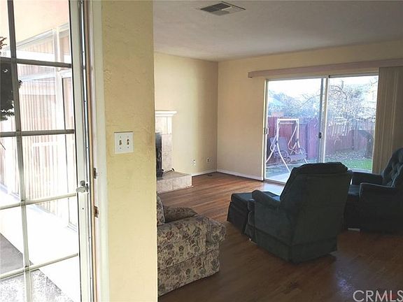 4th image of 249 E Dana St