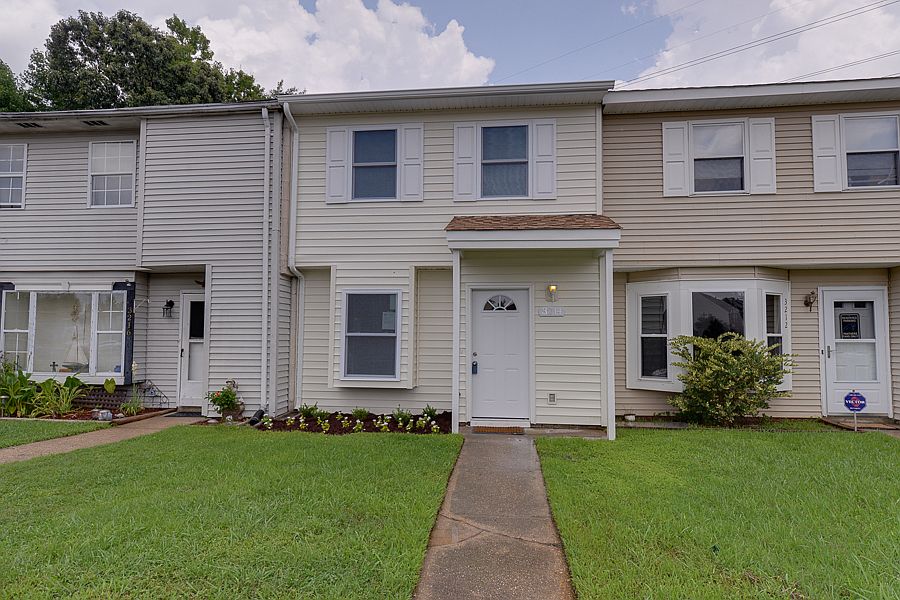 1st image of 3214 Scarborough Way