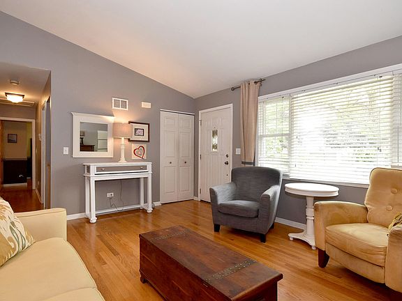 5th image of 408 Woodhollow Ln
