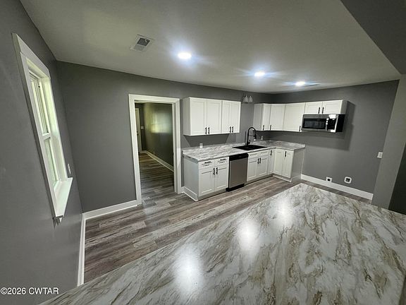 3rd image of 2057 Cedar St