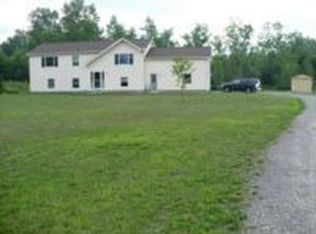 3689 Ewings Rd, Lockport, NY 14094