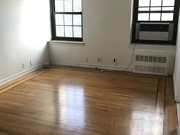 5th image of 30 Charlton St APT 5M