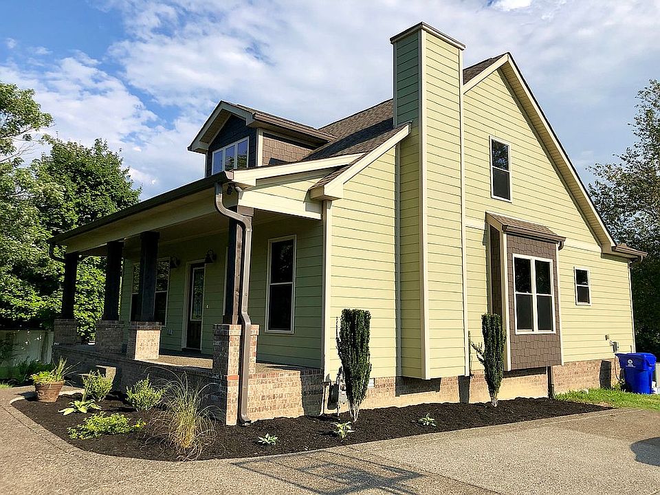 1st image of 215 College St