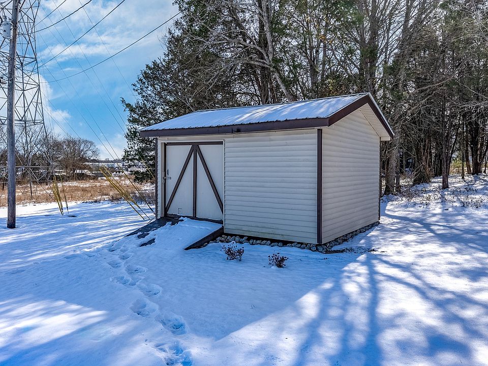 1st image of 405 Noel Ln