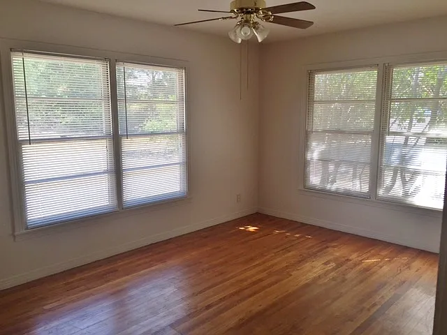 806 Stewart St — Photo 2