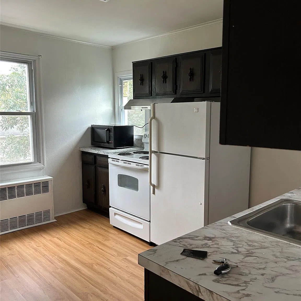 1 bed, 1654 sqft, $2,100 — Photo 4