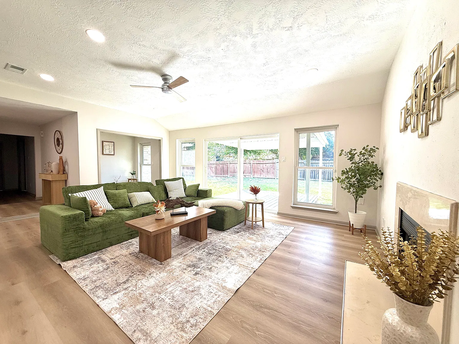 3 bed, 1811 sqft, $2,000 — Photo 3