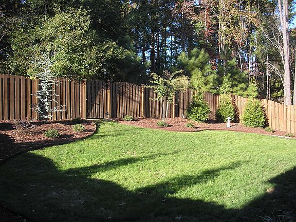 4th image of 915 Bend Dr