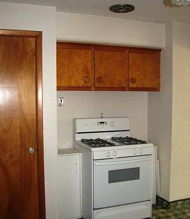 4th image of 3140 Chris Ave