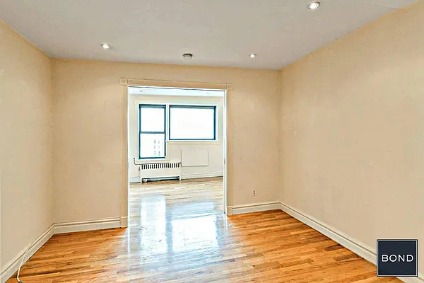 Rented by Bond New York | media 20