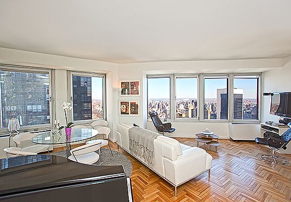 2nd image of 150-156 W 56th St APT 5702