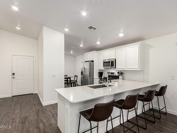 5th image of 253 W TAMARACK Drive