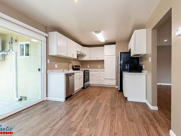 3rd image of 3215 Myles Ct #1