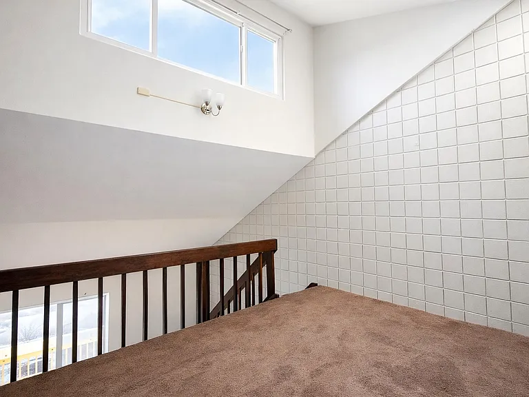 Loft 1-Bed/1-Bath