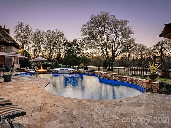4th image of 8712 Longview Club Dr