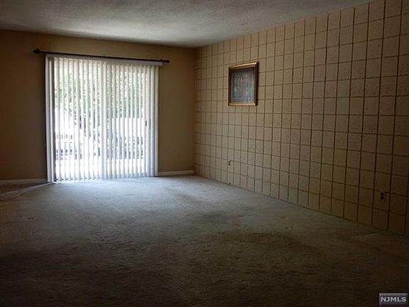3rd image of 221 Ringwood Ave #A020