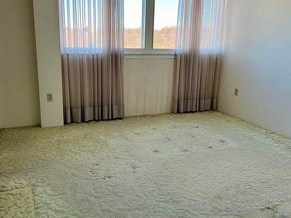 4th image of 1100 Erie Ave Unit 1001