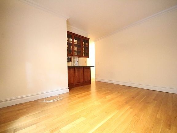 2nd image of 10 Morton St APT 2E