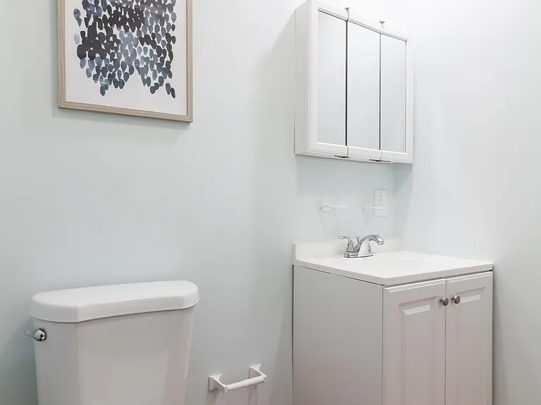 136 Grace St #1 — Photo 7