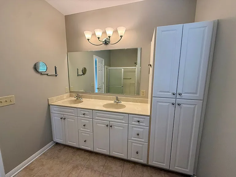 51 Cambridge Cir — Photo 29