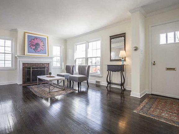 3rd image of 5507 N Kent Ave