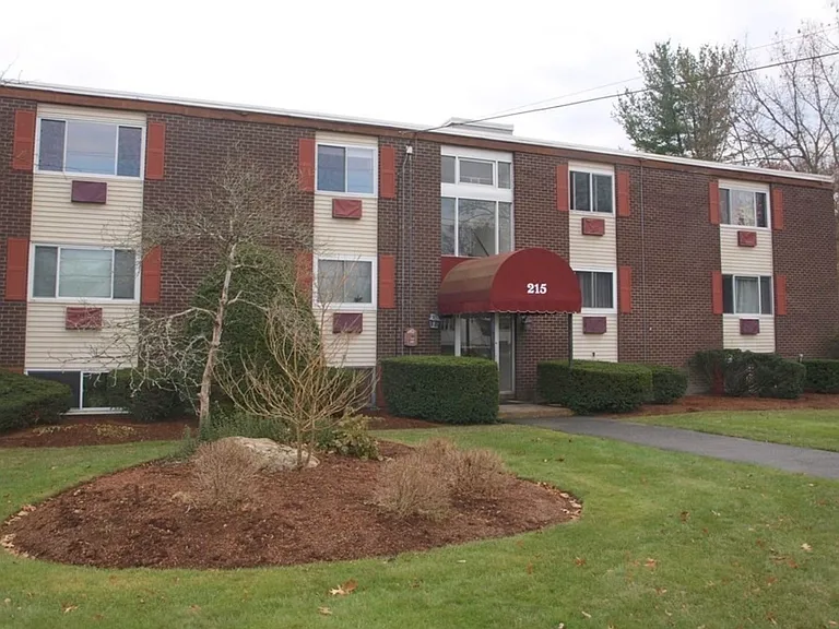 215 Chelmsford St #C — Photo 9