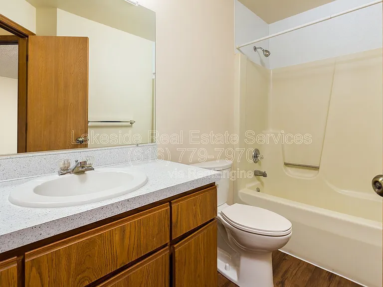 Hamilton Park Apartments — Photo 13