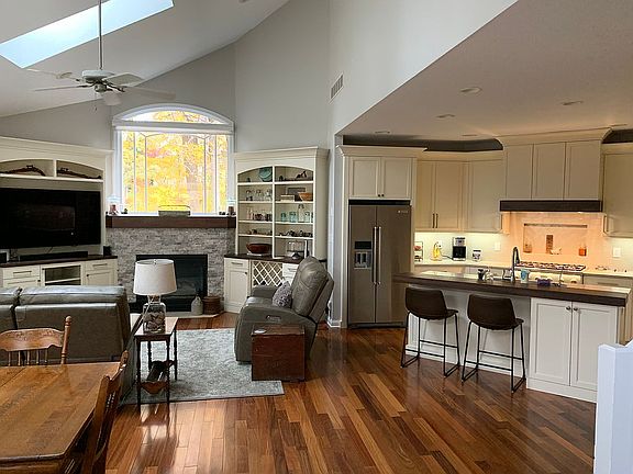 3rd image of 4623 Chase Oak Ct