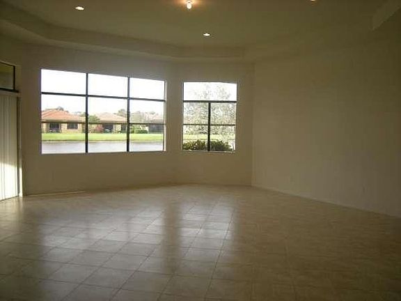 4th image of 7004 Caviro Ln