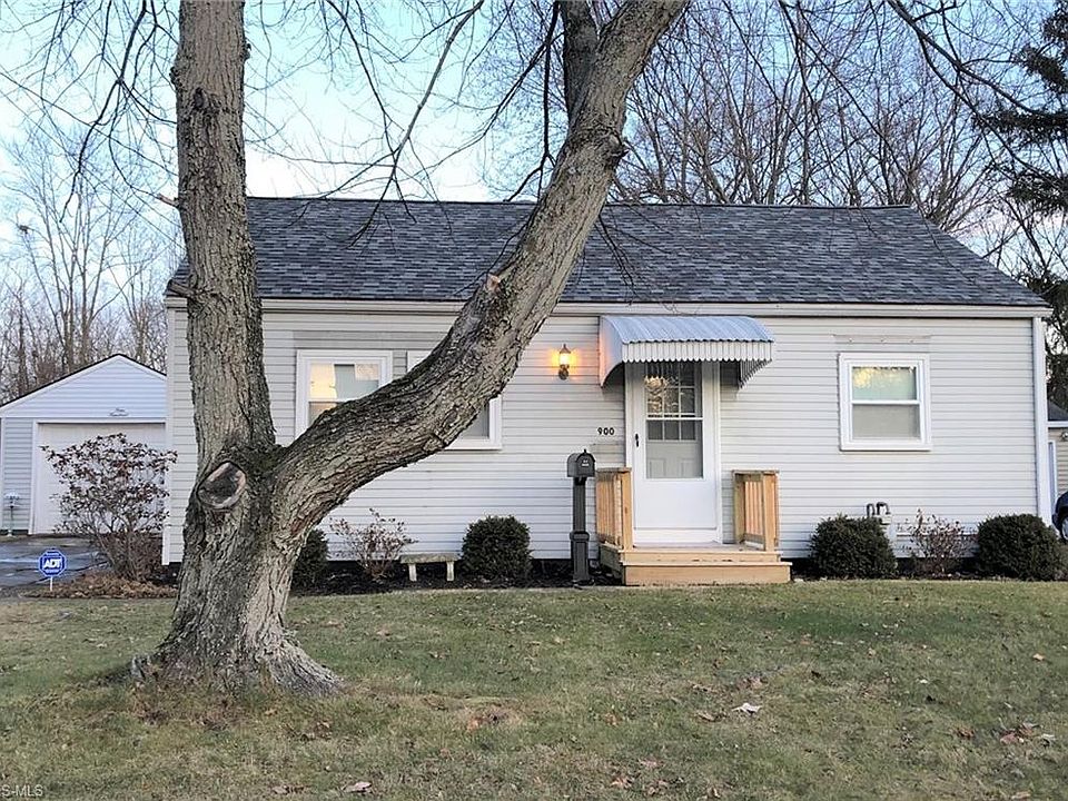 1st image of 900 Oak St