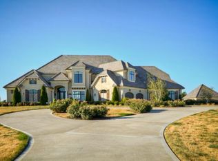 24904 101st St, Lees Summit, MO 64086