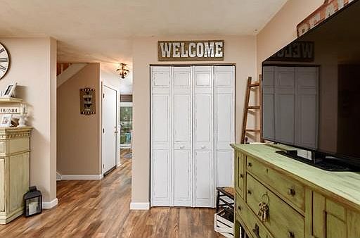 4th image of 8 Treetop Ln #1