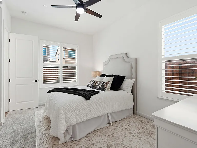 1550 Plumas Dr — Photo 26