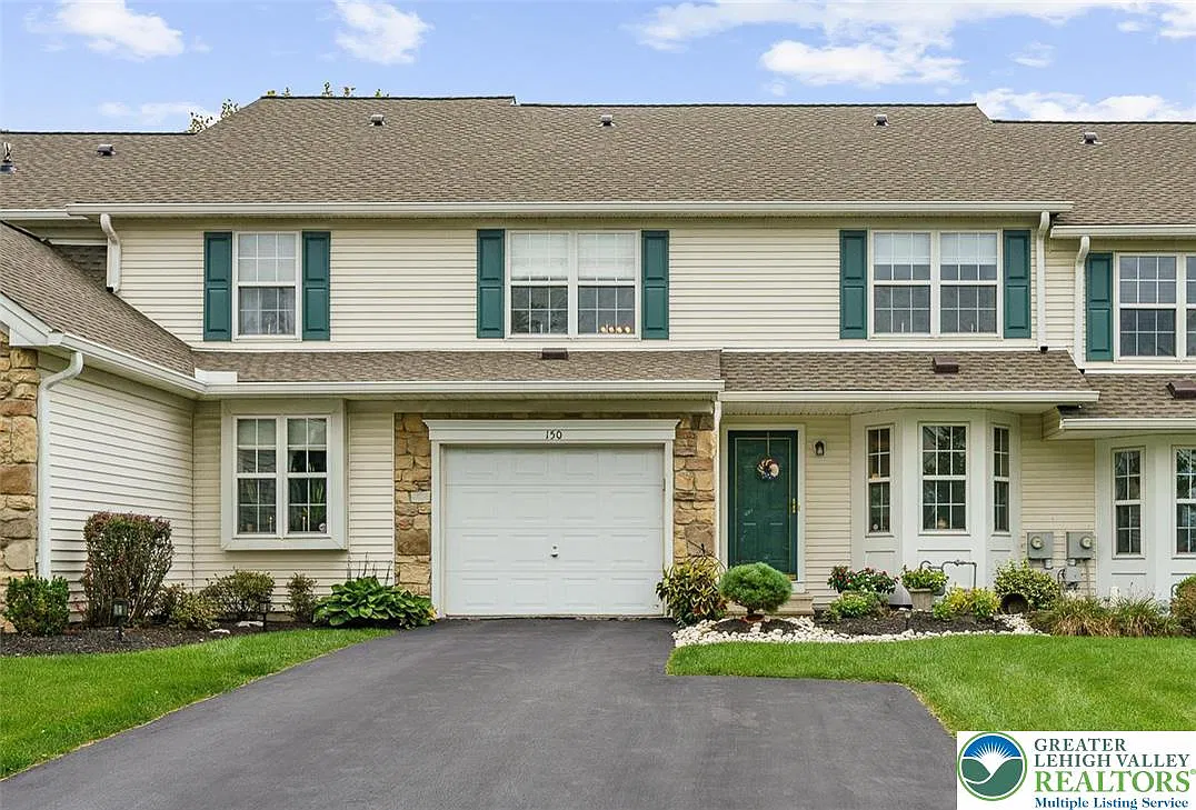 3 bed, 2.5 bath, 2034 sqft, $2,700 — Photo 1