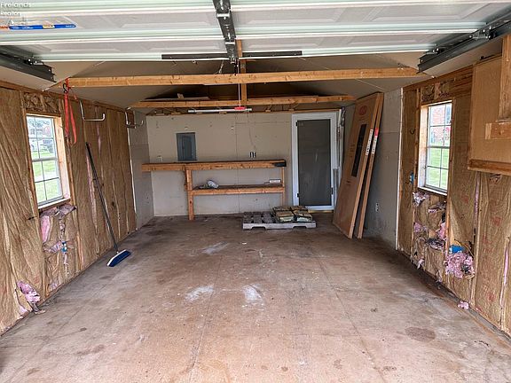 5th image of 116 S Main 116.5 St