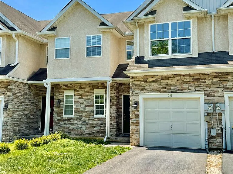 309 Maple Ct — Photo 1