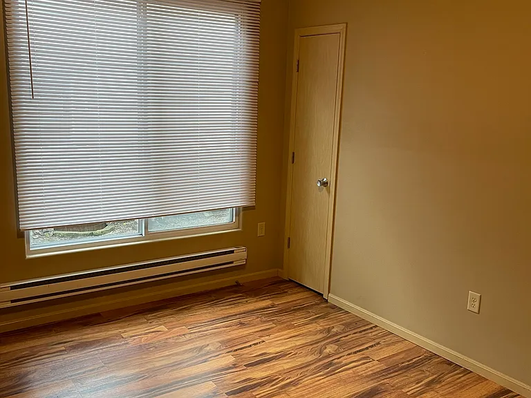 328 N Dubuque St #1 — Photo 5