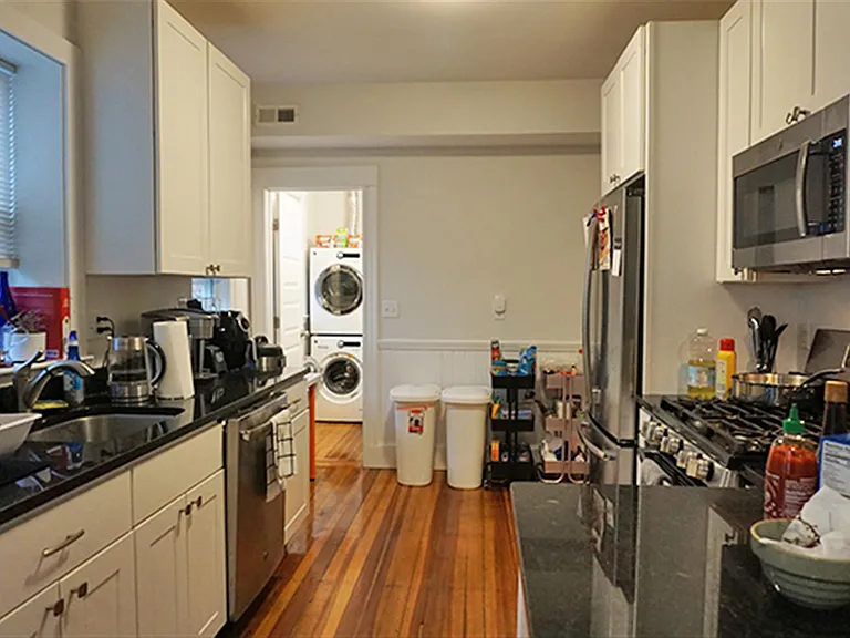 15 Ashland St — Photo 4